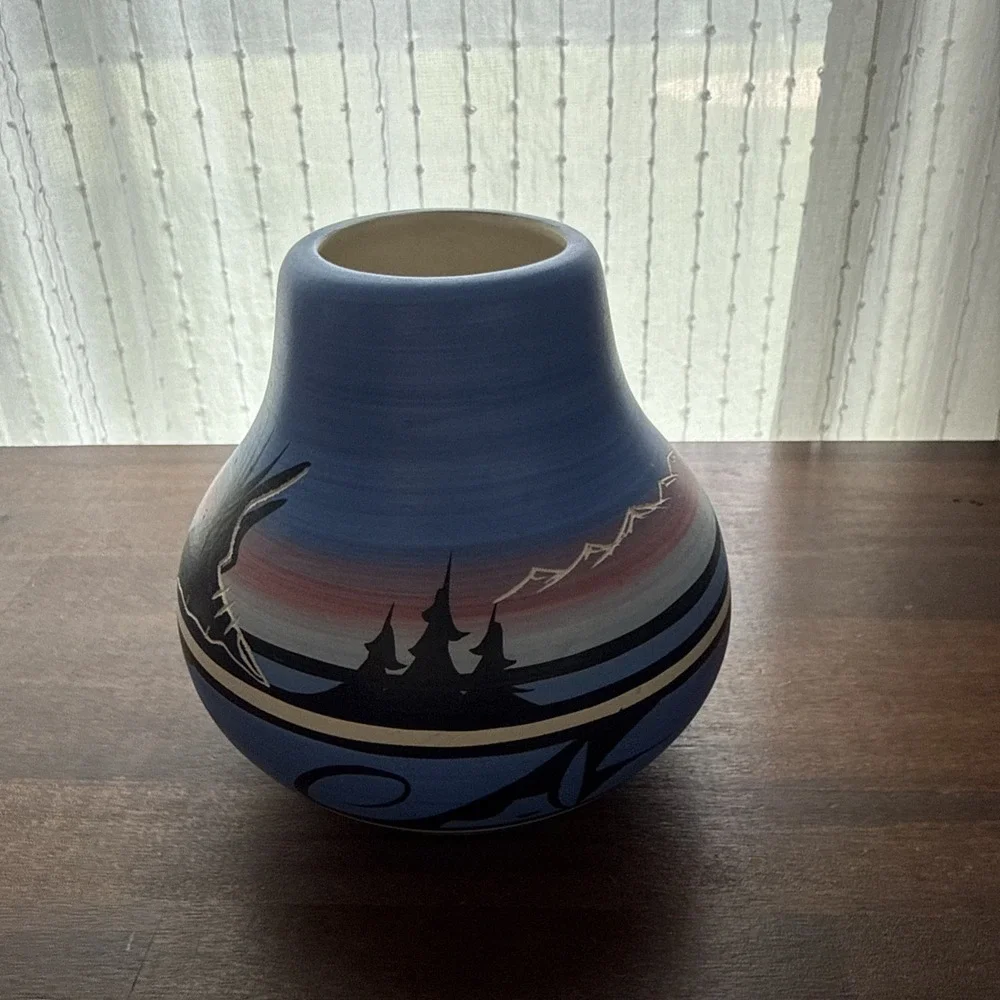 Vintage Southwest Native American Navajo Painted Ceramic Pot Mesa Desert Scene